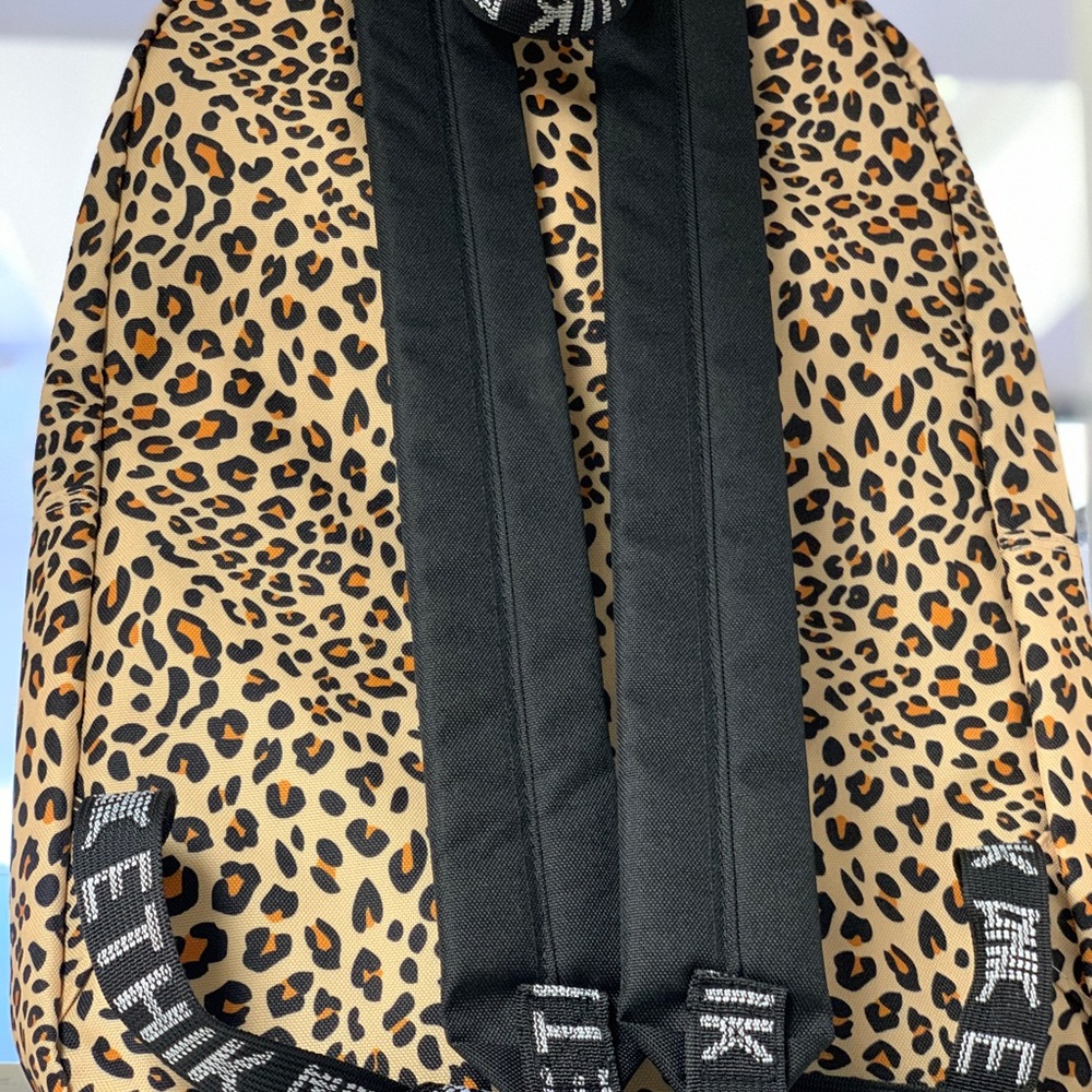 Leopard print backpack - Picture 3 of 7
